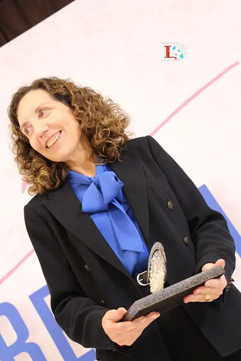 Carmen Merelas compartió en premio con sus compañeras de redacción y con todos los periodistas que trabajan de forma anónima. ©ROBERTO LEDO.