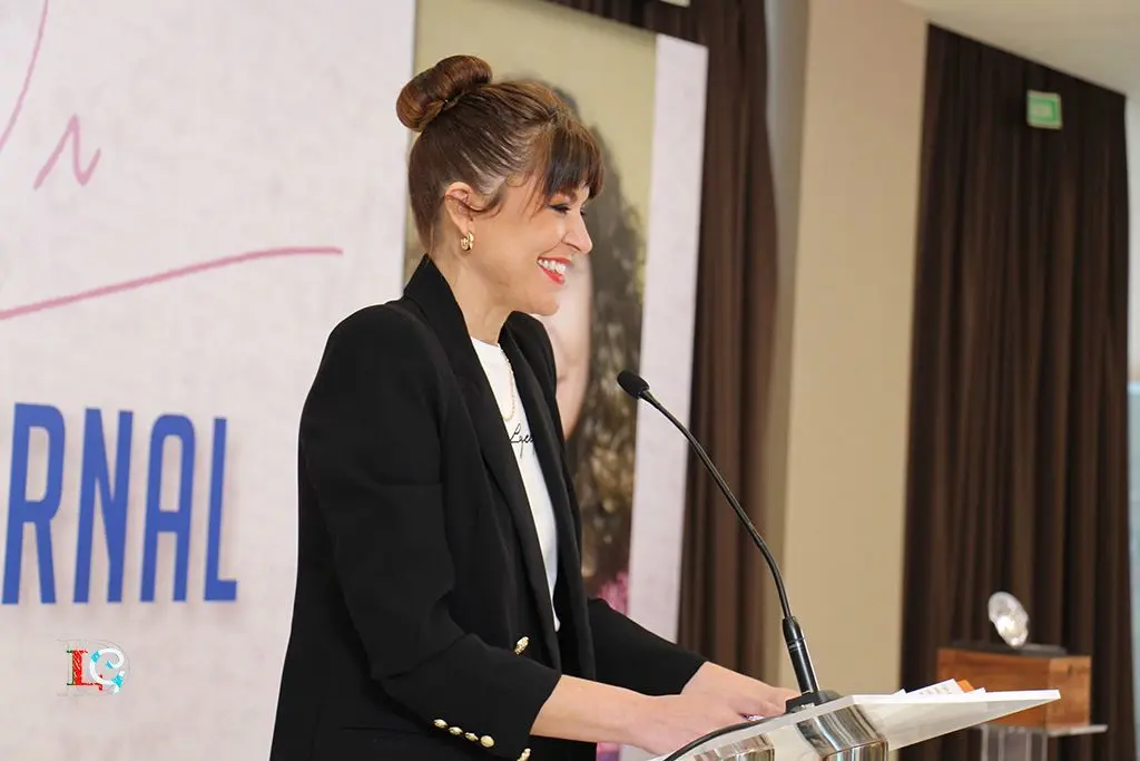 Susana López Carbia presentó el evento del Premio Diego Bernal. ©ROBERTO LEDO.