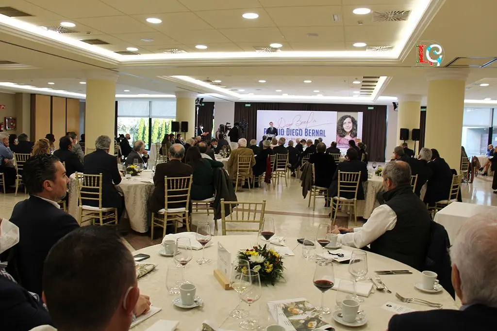 El hotel Puerta del Camino fue el escenario donde se congregaron profesionales de la Comunicación para entregar el Premio y celebrar el patrón de la profesión, san Fancisco de Sales. ©ROBERTO LEDO.