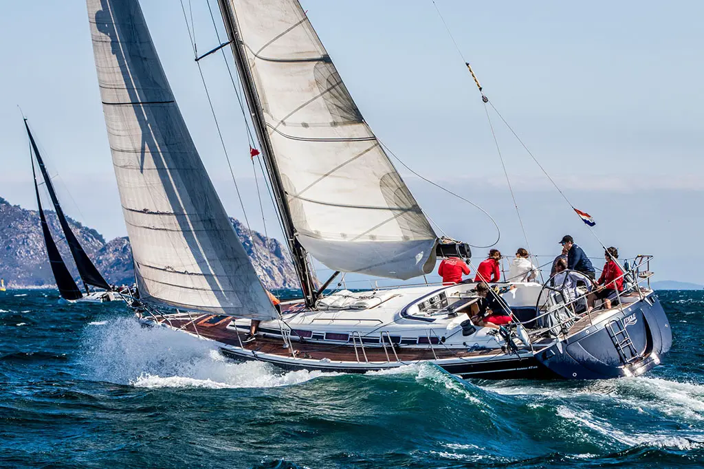 El Txole de Ignacio Sánchez Otaegui fue uno de los dos barcos que eligieron ir por fuera de Cíes  - Foto © Rosana Calvo