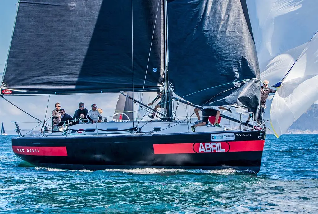 El Aceites Abril en regata  - Foto © Rosana Calvo