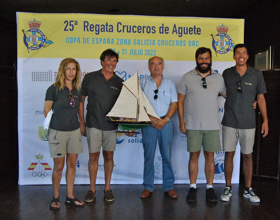 'Marcolfo' ganó la clase Murimar seguros Crucero, con el Presidente de Murimar y ex presidente del club de Aguete, Francisco Freire.