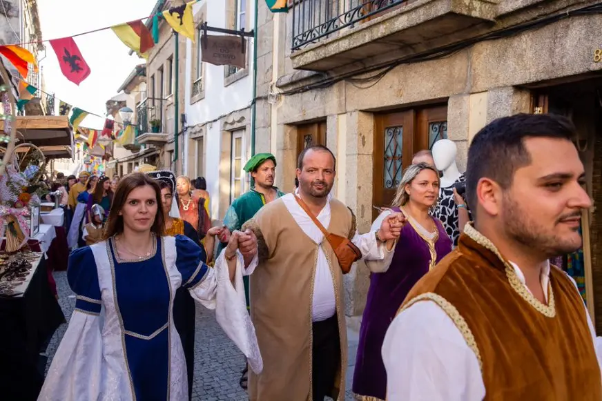 2de35e45-ca73-4fbc-a6ae-6951620a7165