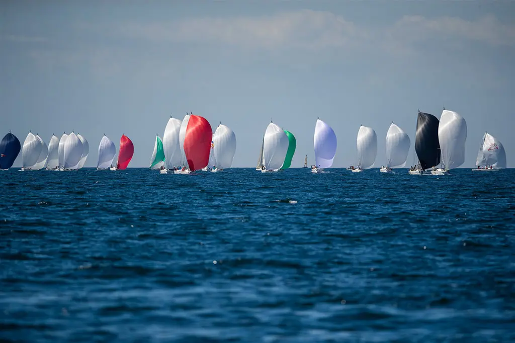 Espectacular imagen de la flota de J80 - Foto Lalo R Villar