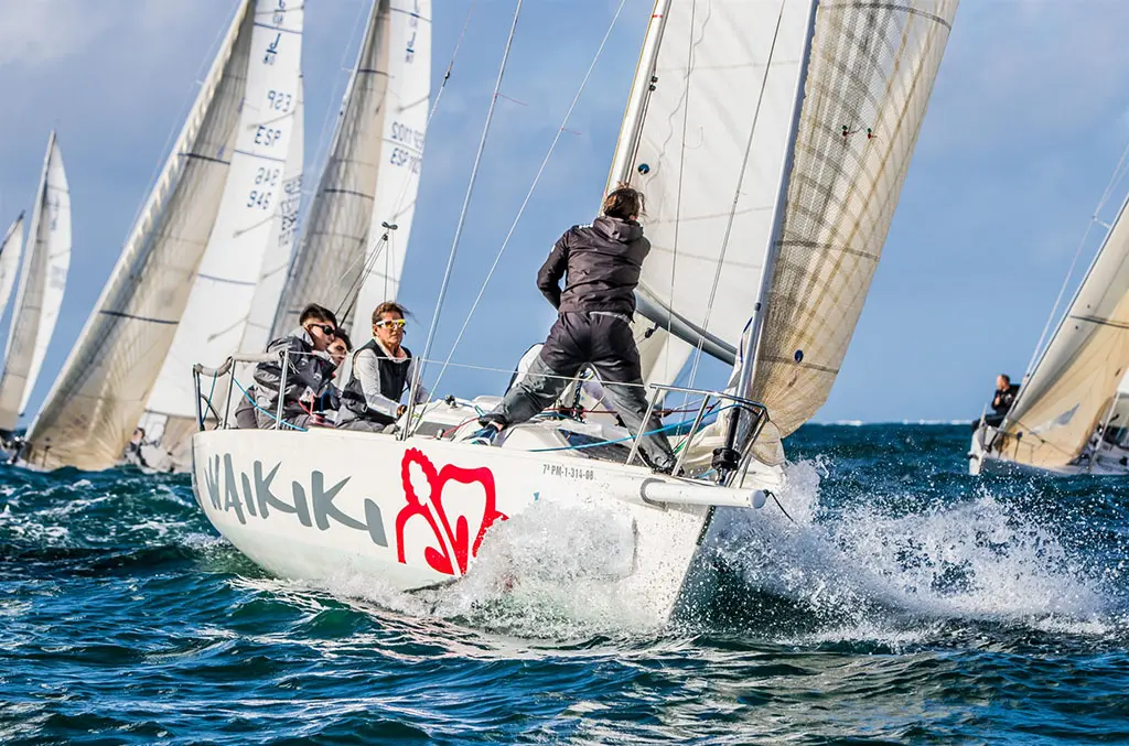 El Waikiki se estrenó en Baiona con una muy buena actuación - Foto © Rosana Calvo