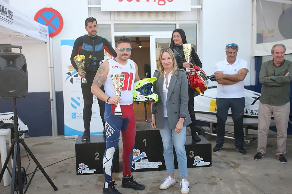 Podio Runabout GP0-Féminas (medios)