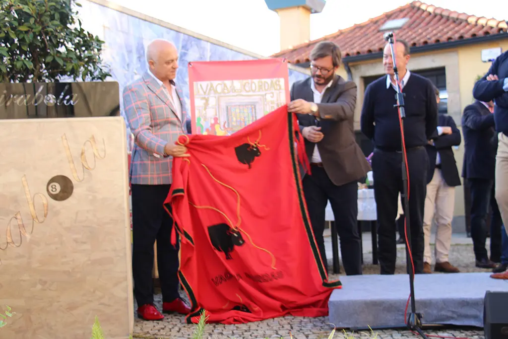 Momento em que se descobre o cartaz deste ano 23.