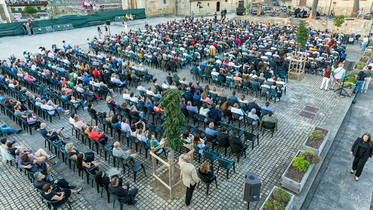 Vista da praza do Castelo no concerto de Carlos Núñez.