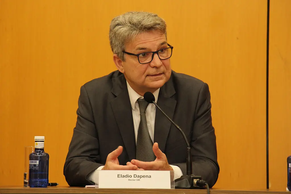 Eladio Dapena, decano y profesor de la Facultad de Ingeniería y Tecnología Empresarial de la Universidad Intercontinental de la Empresa (UIE).