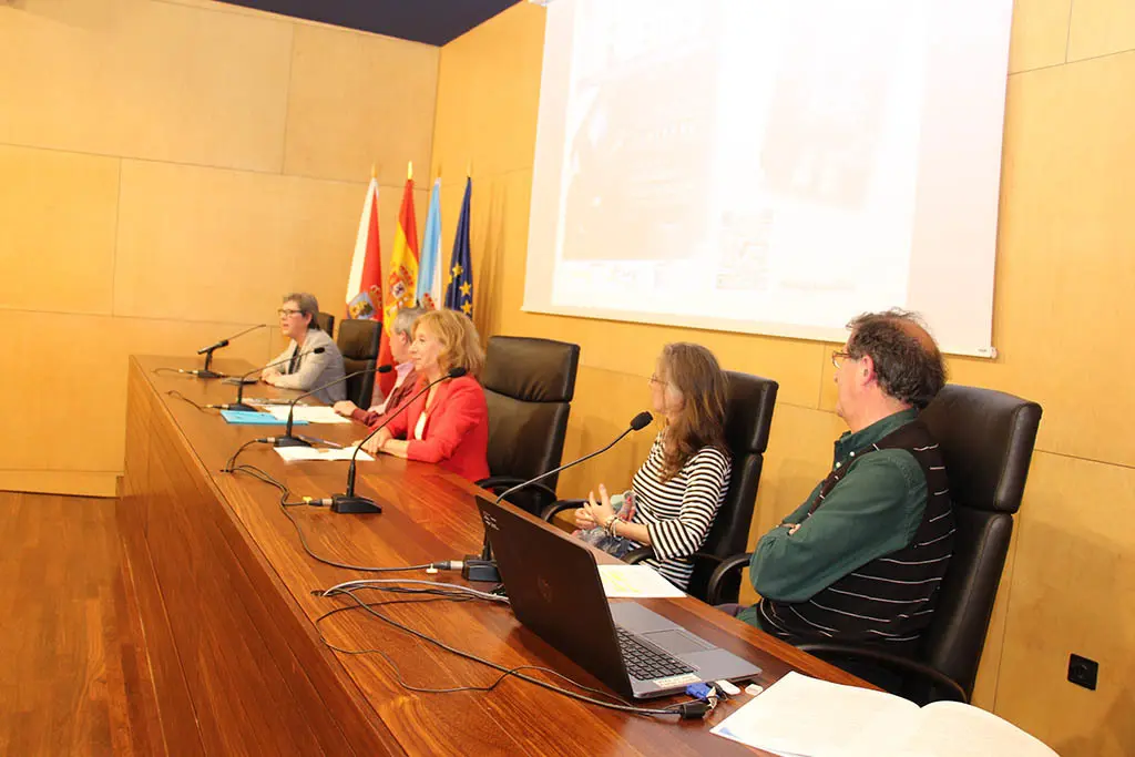 La mesa de los ponentes.