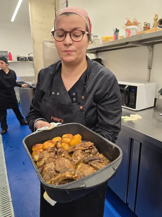 4 preparacioncabritoentrahornotoquefinalpresentacocinera1