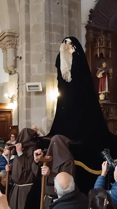 IMG20250418102817_VirgenPañuelo