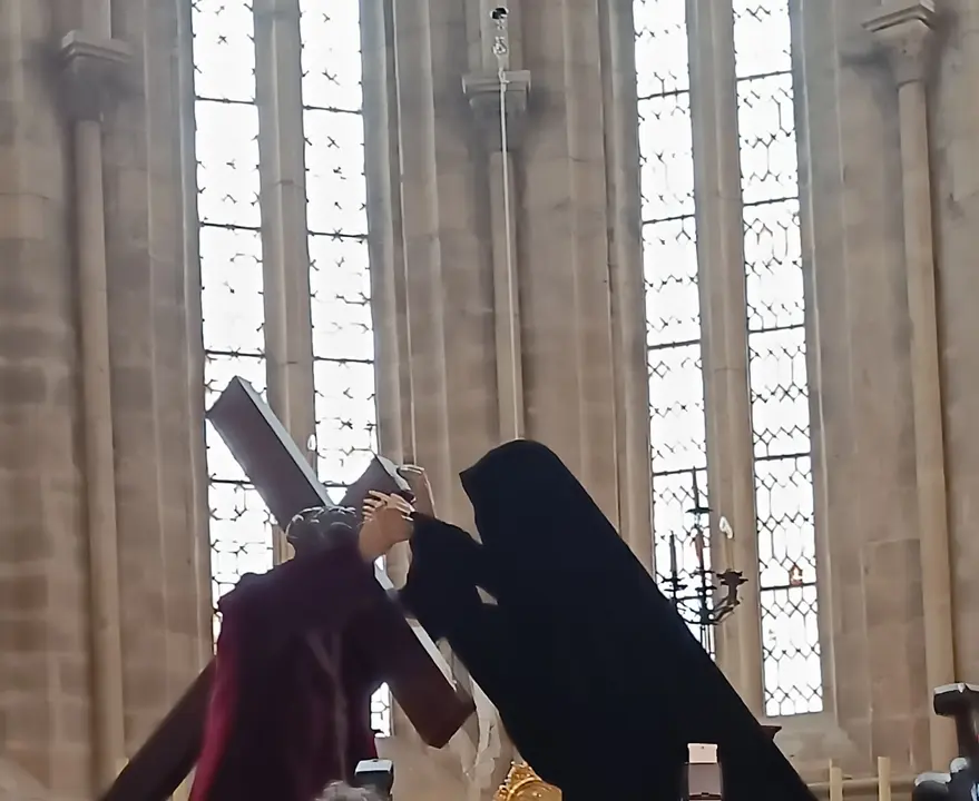 La Santísima Virgen Consuela a su Hijo. JORGE PALOMINO.