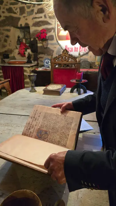 Fernández Sendín muestra esta "joya"a DL-G.