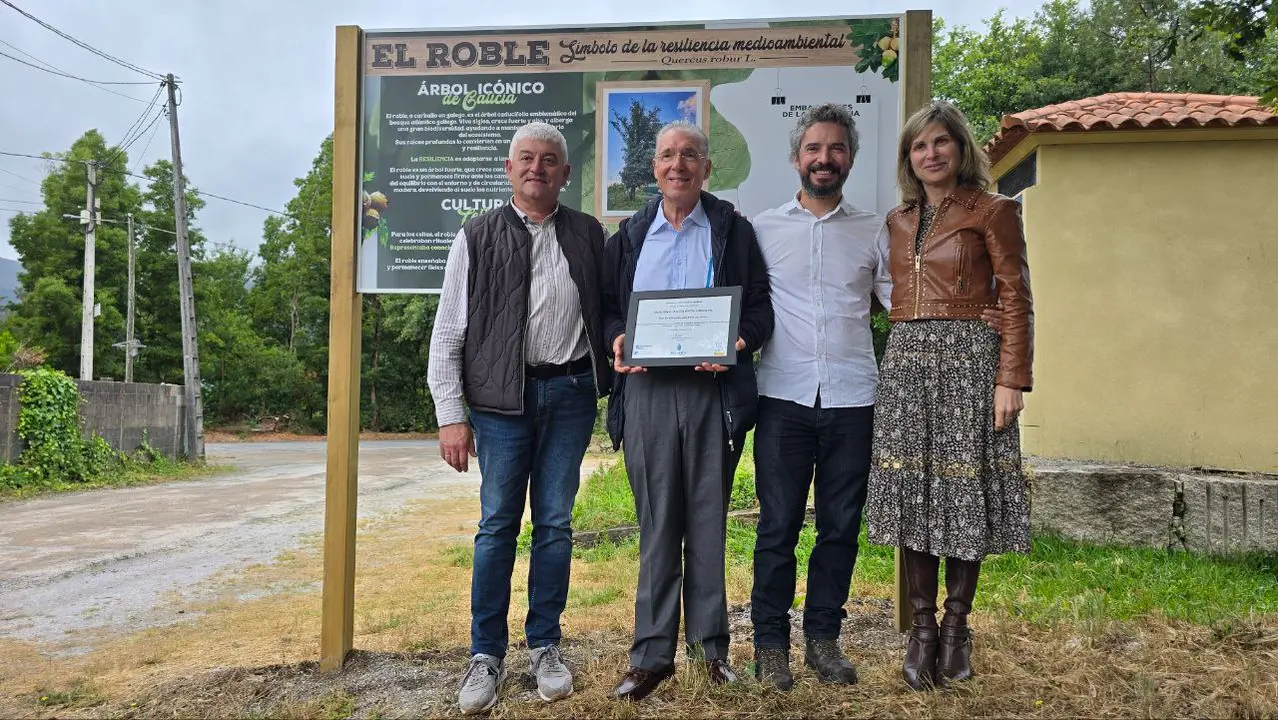 Juan Carlos Carrera, Francisco Peña, Sergio Quiroga y Nava Castro, alcaldesa de Ponteareas.