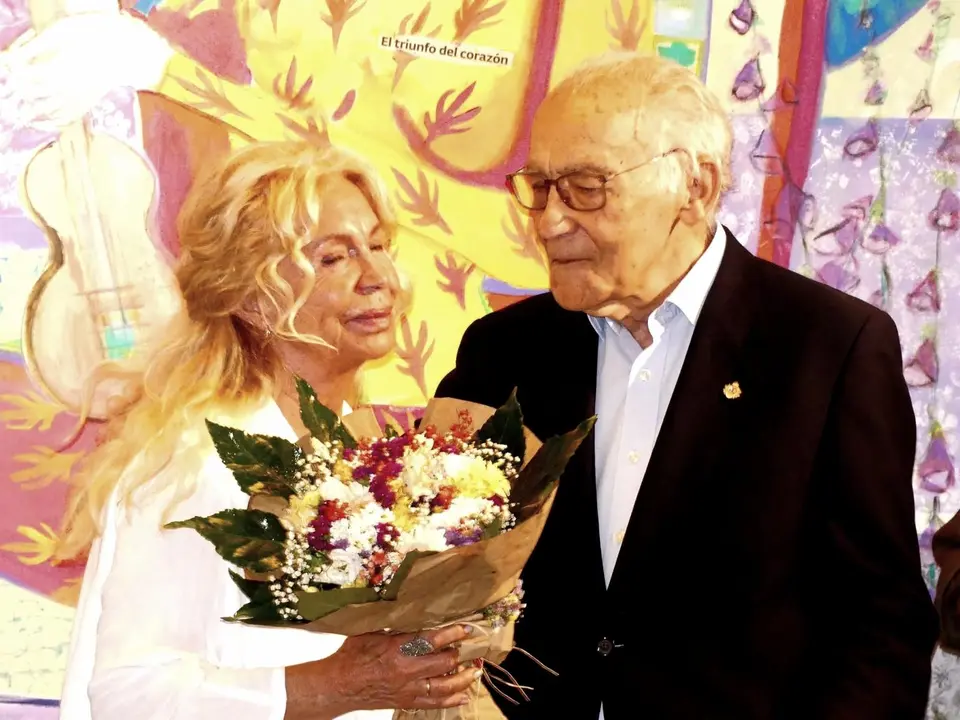 Carmen Touza con el proveedor de la Santa Casa de la Misericordia de Braga.