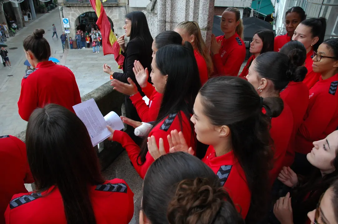 5 LAS PREGONERAS DESDE EL BALCÓN DE LA CASA CONSISTORIAL