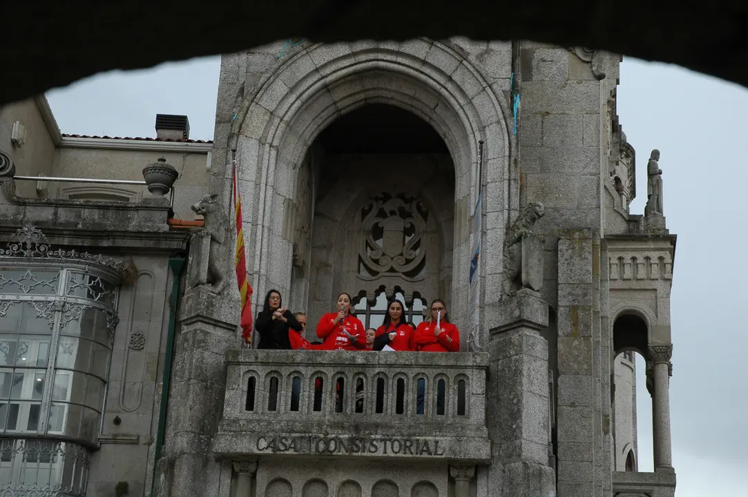 7 LAS PREGONERAS EN EL BALCÓN CONSISTORIAL (4)