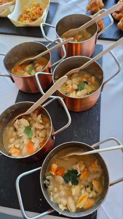 Productos del mar para degustar los asistentes a la presentaci&oacute;n. R. LEDO.