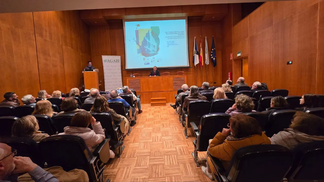 Campos explic&oacute; que los estudios actuales no permiten afirmar que el aborto provoque una reacci&oacute;n psicol&oacute;gica uniforme en todas las mujeres, pero tampoco avalan presentarlo como un acontecimiento emocionalmente neutro. R. LEDO.