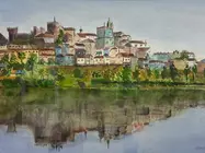 Vista acuarelada de Tui reflectida nas augas do r&iacute;o Mi&ntilde;o, unha das paisaxes presentes na exposici&oacute;n Acuarelas de Jos&eacute; Jes&uacute;s Blanco P&eacute;rez, na que o autor recrea lugares vencellados &aacute; s&uacute;a memoria e &aacute; s&uacute;a traxectoria vital.