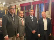 De izquierda a derecha, Antonio L&oacute;pez D&iacute;az, rector de la USC; Francisco Loimil Garrido, presidente de la Real Sociedad Econ&oacute;mica de Amigos del Pa&iacute;s de Santiago; el premiado Miguel &Aacute;ngel S&aacute;nchez del R&iacute;o; y Jos&eacute; Antonio Dom&iacute;nguez Varela, gerente del Consorcio de Santiago, durante la entrega del IX Premio Domingo Font&aacute;n.