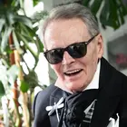 Carlos Orero, Bar&oacute;n Deverini, en una imagen de archivo que refleja el car&aacute;cter elegante y personal&iacute;simo del artista ourensano afincado en Vilagarc&iacute;a.