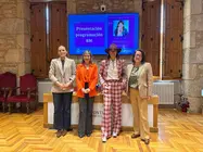 A cineasta e xornalista Mabel Lozano, xunto a representantes do Concello de Ponteareas durante a presentaci&oacute;n da programaci&oacute;n municipal con motivo do 8 de marzo, D&iacute;a Internacional da Muller.