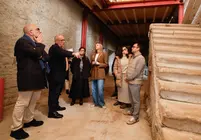 La conselleira de Pol&iacute;tica Social e Igualdade, Fabiola Garc&iacute;a, visit&oacute; el edificio en el que se localizar&aacute; el nuevo recurso de la entidad.