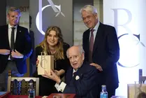 &bull;	Emilio Alba y Patricia Altea recogieron sus galardones de manos del empresario y mecenas Ramiro Carregal en un acto presidido por el jefe del Ejecutivo gallego.