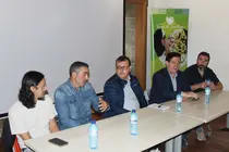Participantes na mesa redonda sobre a conexi&oacute;n entre produtores e hostalar&iacute;a durante a primeira xornada de dinamizaci&oacute;n tur&iacute;stica en Ames.