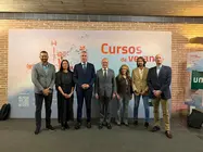 El equipo directivo de la UNED Pontevedra asisti&oacute; en Madrid a la presentaci&oacute;n oficial de los Cursos de Verano 2026 junto al rector de la UNED, Ricardo Mairal, y representantes de distintos centros de la Universidad Nacional de Educaci&oacute;n a Distancia.