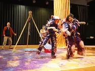 A montaxe inclusiva Somos os monstros, dirixida por Magda Labarga e con texto de Paula Carballeira, poder&aacute; verse esta fin de semana no Sal&oacute;n Teatro de Santiago.