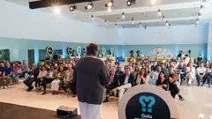 Vista general de la gala final del Premio Coci&ntilde;eiro/a Galego/a celebrada en el Auditorio Mar de Vigo, que reuni&oacute; a cerca de 200 profesionales, representantes institucionales y figuras destacadas del sector gastron&oacute;mico gallego.