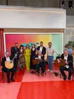 El equipo del Arcos Fado Fest junto a m&uacute;sicos y artistas invitados durante la presentaci&oacute;n televisiva del festival en la RTP, donde tambi&eacute;n actuaron Ana Rita Prada y Tiago Correia.