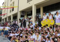 Cientos de ni&ntilde;os y ni&ntilde;as de distintos centros educativos y sociales participaron en las tradicionales Marchas de San Juan de Arcos de Valdevez, una celebraci&oacute;n que llen&oacute; las calles de color, m&uacute;sica y tradici&oacute;n popular.