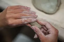 Los Ateliers Libres de Verano de la Bienal de Cerveira invitan a ni&ntilde;os, j&oacute;venes y adultos a experimentar con materiales, t&eacute;cnicas y procesos creativos vinculados al arte contempor&aacute;neo.