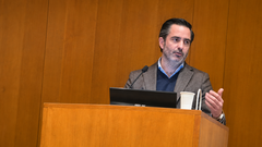 El psiquiatra Jos&eacute; Antonio Campos P&eacute;rez durante una de sus conferencias sobre el aborto y la salud integral de la mujer.