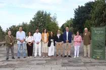 Representantes de las entidades que integran y colaboran con el Grupo Operativo "Oliveiras de Galicia", una alianza de investigaci&oacute;n, innovaci&oacute;n y sector productivo para llevar las variedades aut&oacute;ctonas del laboratorio y la conservaci&oacute;n a futuras plantaciones.