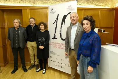 El secretario general de la Lengua participa en la presentación de la gala en la que se entregarán los premios de este proyecto que impulsa la música y poesía gallega-portuguesas.