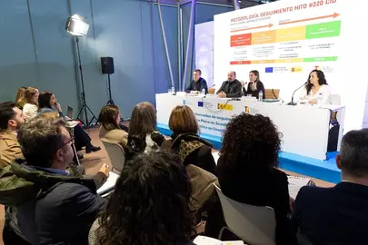 Participantes en las jornadas de seguimiento de los fondos Next Generation organizadas por Turismo de Galicia en Santiago de Compostela, en las que se analizaron los avances de los Planes de Sostenibilidad Tur&iacute;stica en Destino.