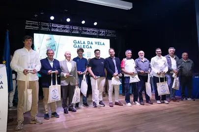 Entrega de premios a regatistas y referentes de la vela gallega durante la Gala da Vela Galega 2025 celebrada en Sanxenxo.