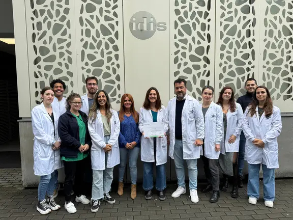 O equipo NefroCHUS do Instituto de Investigación Sanitaria de Santiago, liderado polo Dr. Miguel García González e coa investigadora Noa Carrera Cachaza, traballa en novas estratexias de diagnóstico e tratamento das enfermidades renais hereditarias.