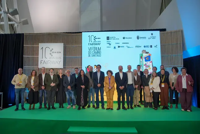 El director de Turismo de Galicia visitó la feria que echó a andar este domingo e incidió en el ejemplo de sostenibilidad de la Ruta xacobea