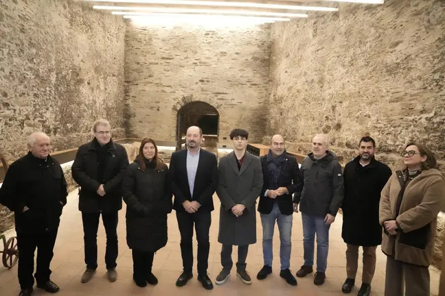 O director de Turismo de Galicia, Xos&eacute; Merelles, durante a visita &aacute; bodega Joaqu&iacute;n Rebolledo, en Valdeorras, onde a Xunta investiu m&aacute;is de 177.000 euros para mellorar as instalaci&oacute;ns enotur&iacute;sticas e impulsar novas experiencias vinculadas ao &ldquo;Espazo dos sentidos do vi&ntilde;o&rdquo;.