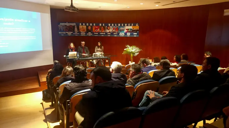 Reuni&atilde;o de trabalho promovida pelo Munic&iacute;pio de Arcos de Valdevez com as Juntas de Freguesia, no &acirc;mbito dos projetos CLDS 5G e Radar Social, para esclarecimento sobre medidas e respostas de apoio social no concelho.