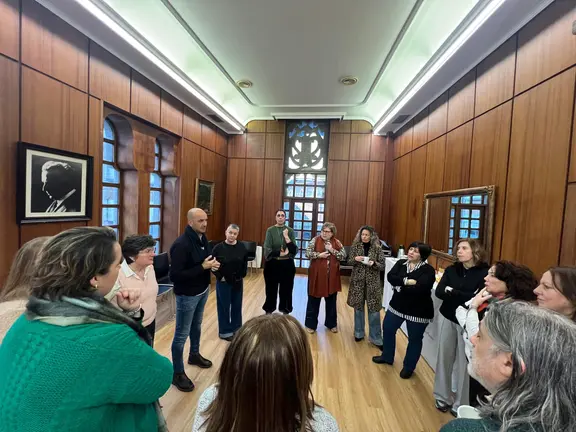 Participantes en un nuevo encuentro de los Almorzos Pedag&oacute;gicos de O Porri&ntilde;o, celebrado con los equipos directivos de los centros educativos del municipio para compartir experiencias y avanzar en propuestas de mejora del sistema educativo local.