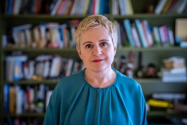 M&oacute;nica Alonso, artista e investigadora, comisaria de la exposici&oacute;n &ldquo;As estaci&oacute;ns do ano na arte galega dos s&eacute;culos XX e XXI&rdquo;, que se inaugura el 26 de febrero en el Museo Centro Gai&aacute;s.