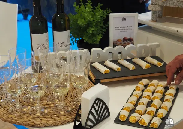 Los &ldquo;Charutos de Arcos&rdquo;, elaborados con oblea y rellenos de crema de huevo, protagonizaron una de las degustaciones m&aacute;s apreciadas junto a los vinos de la regi&oacute;n.