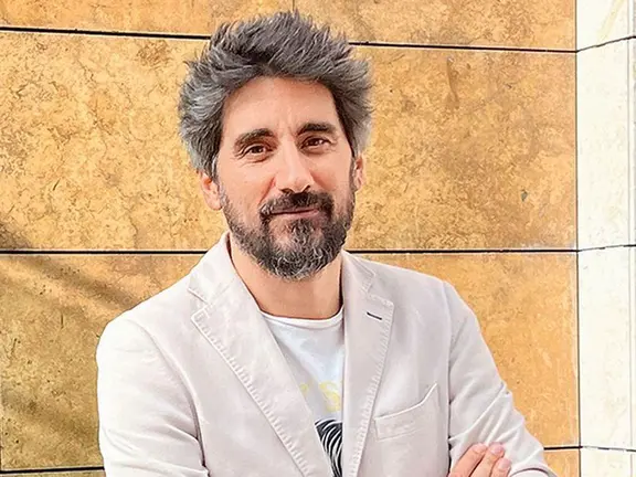 Manel Loureiro Doval, escritor gallego y ponente de la conferencia &ldquo;Donde nacen las historias&rdquo;, organizada por la UNED de Pontevedra.